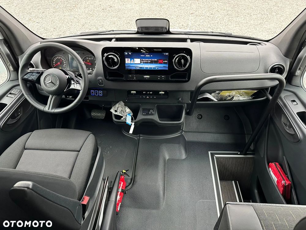 Mercedes-Benz Sprinter 517 - 17