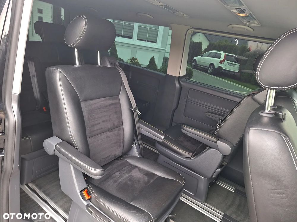 Volkswagen Multivan - 28