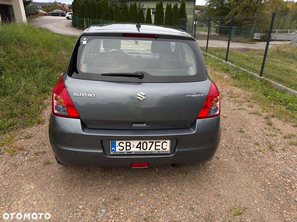 Suzuki Swift - 4