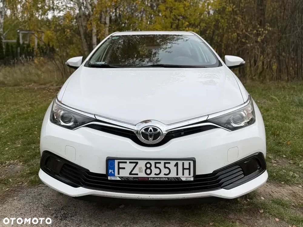 Toyota Auris 2016 photo 2