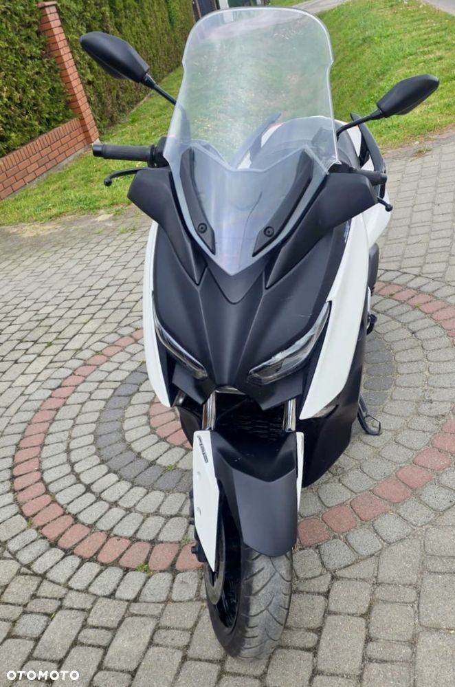 Yamaha X-max - 12