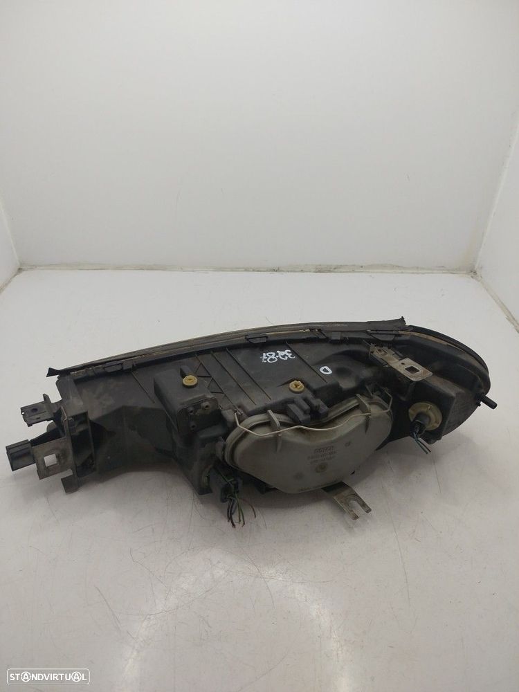Farol/ Otica Dianteiro Dto Ford Mondeo Ii Carrinha (Bnp) - 2