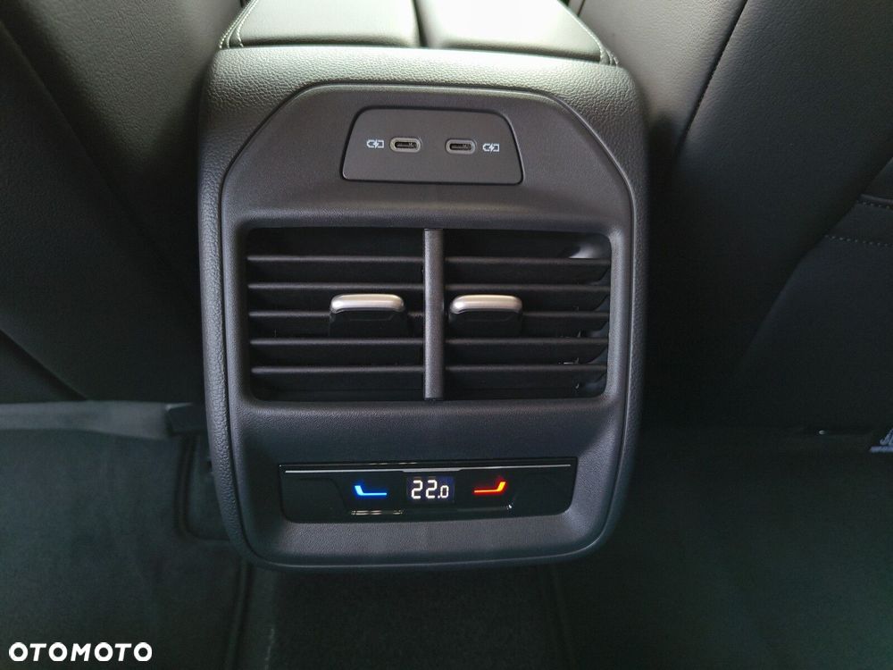 Volkswagen Passat Variant - 37