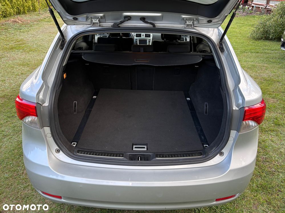 Toyota Avensis 1.8 Active - 17