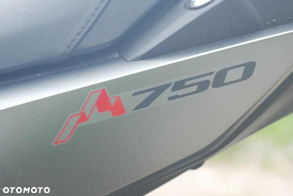 Honda XL - 9
