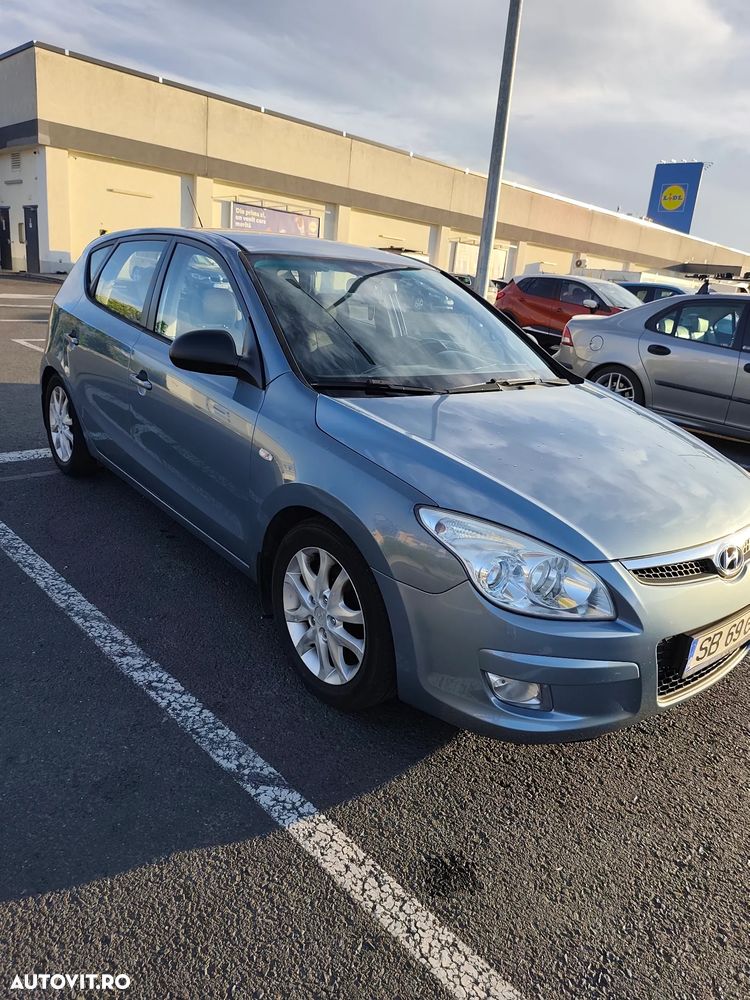 Hyundai i30 1.6 CRDi CLASSIC - 8