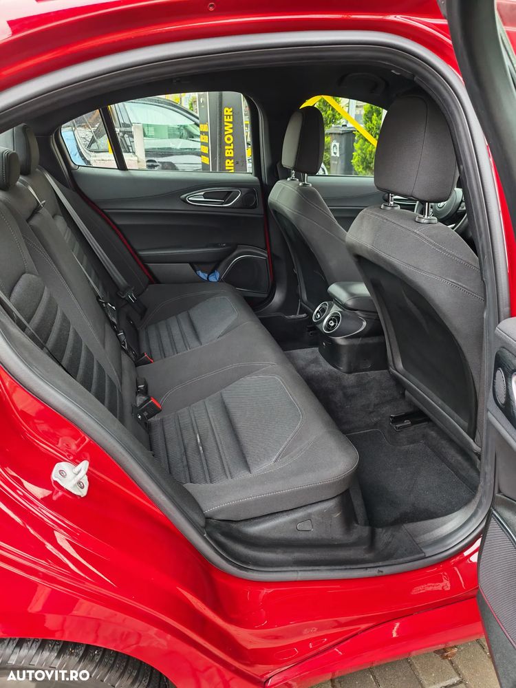 Alfa Romeo Giulia 2.0 Turbo RWD AT8 - 20