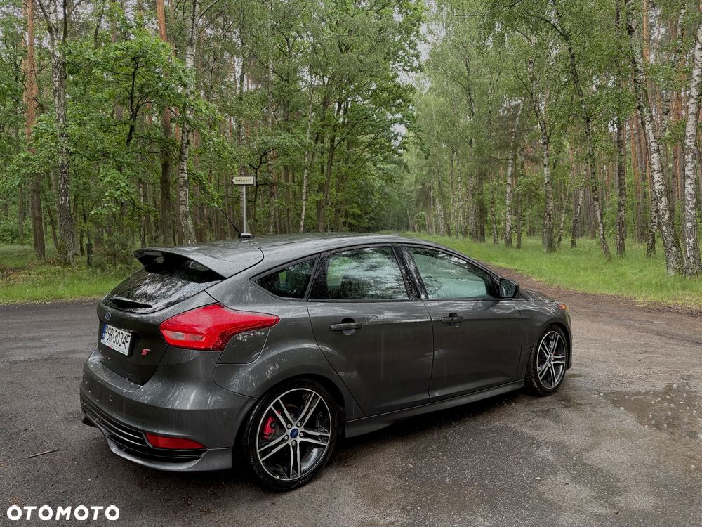 Ford Focus 2.0 EcoBoost ST mit Leder-Exclusiv-Paket - 3