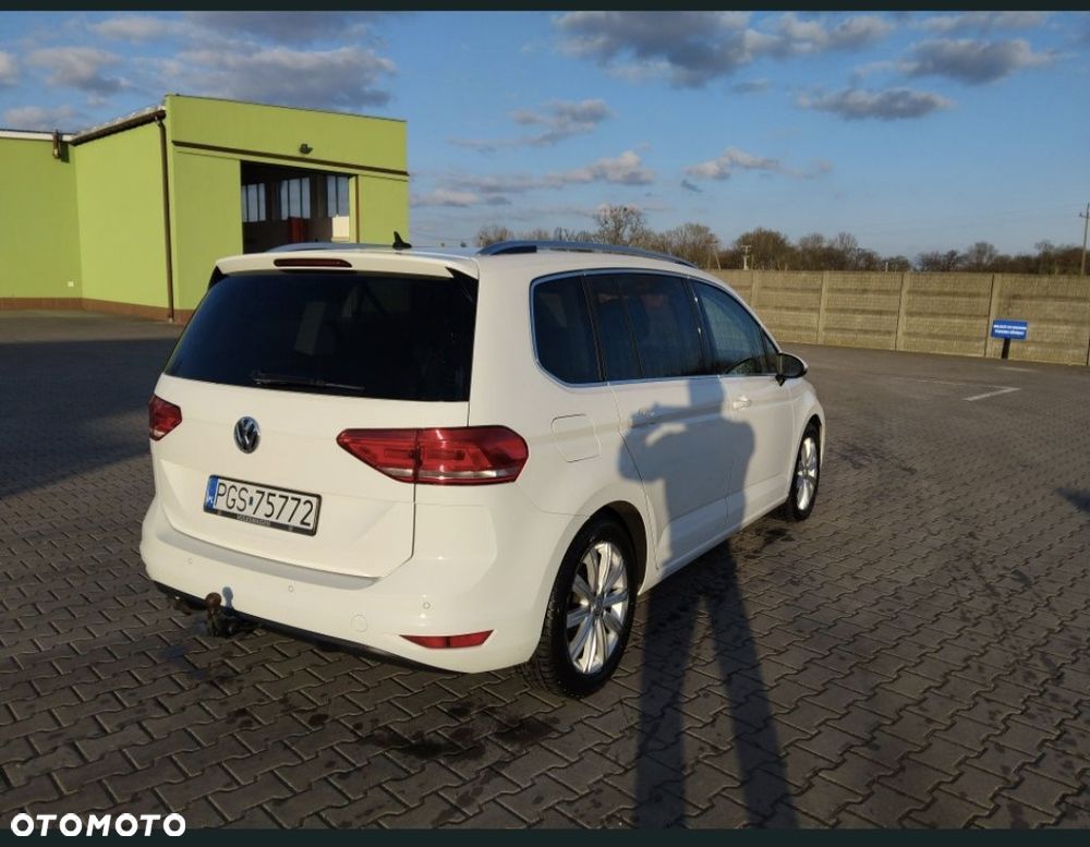 Volkswagen Touran 2.0 TDI BMT Comfortline DSG - 4