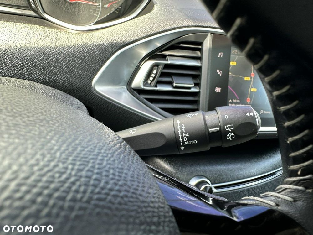 Peugeot 308 1.2 PureTech Allure S&S - 23