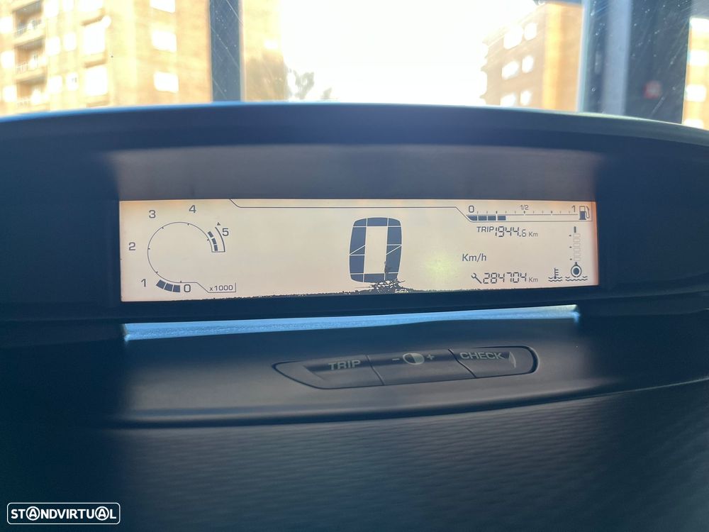 Citroën C4 1.6 HDi SX - 18