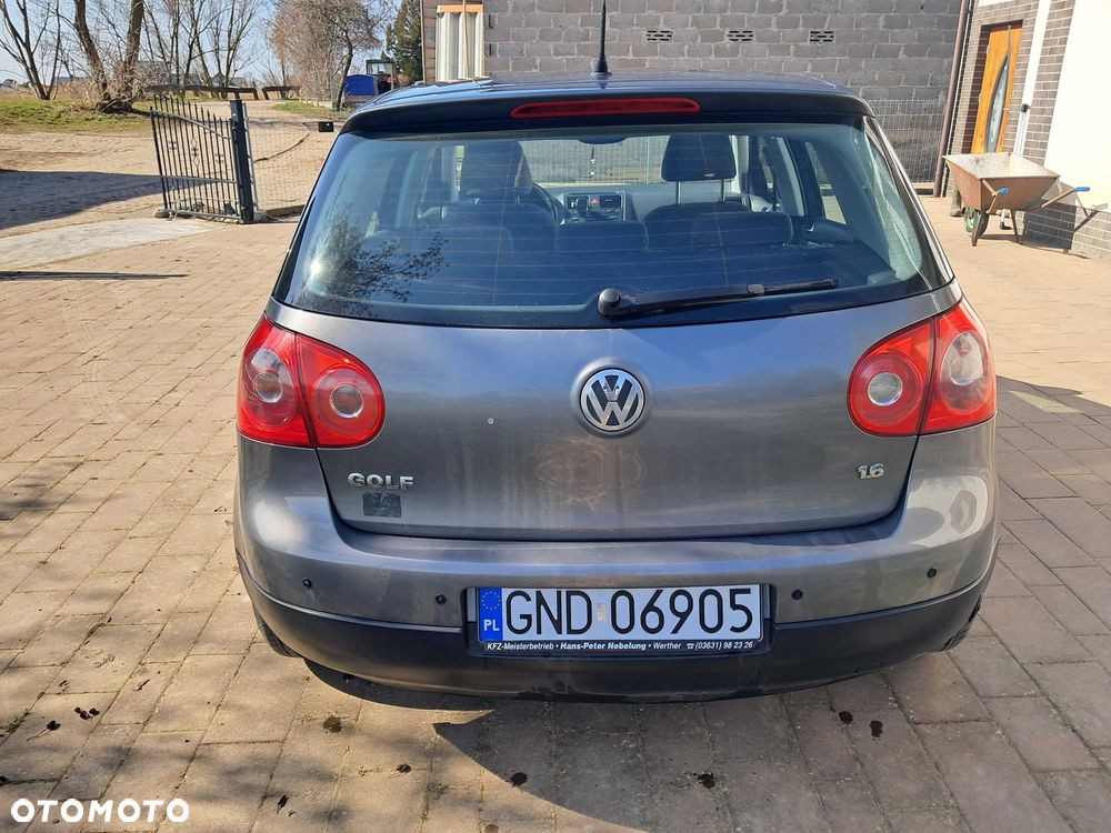 Volkswagen Golf - 5