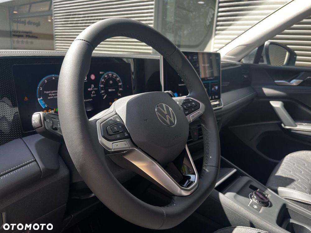 Volkswagen Tiguan - 12