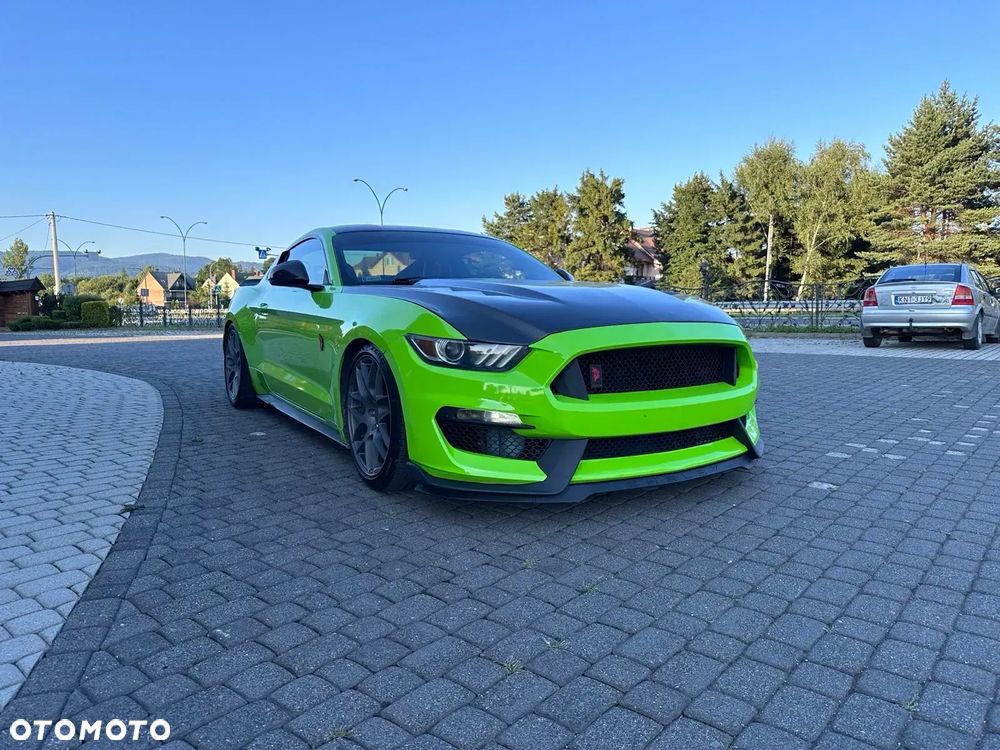 Ford Mustang - 1