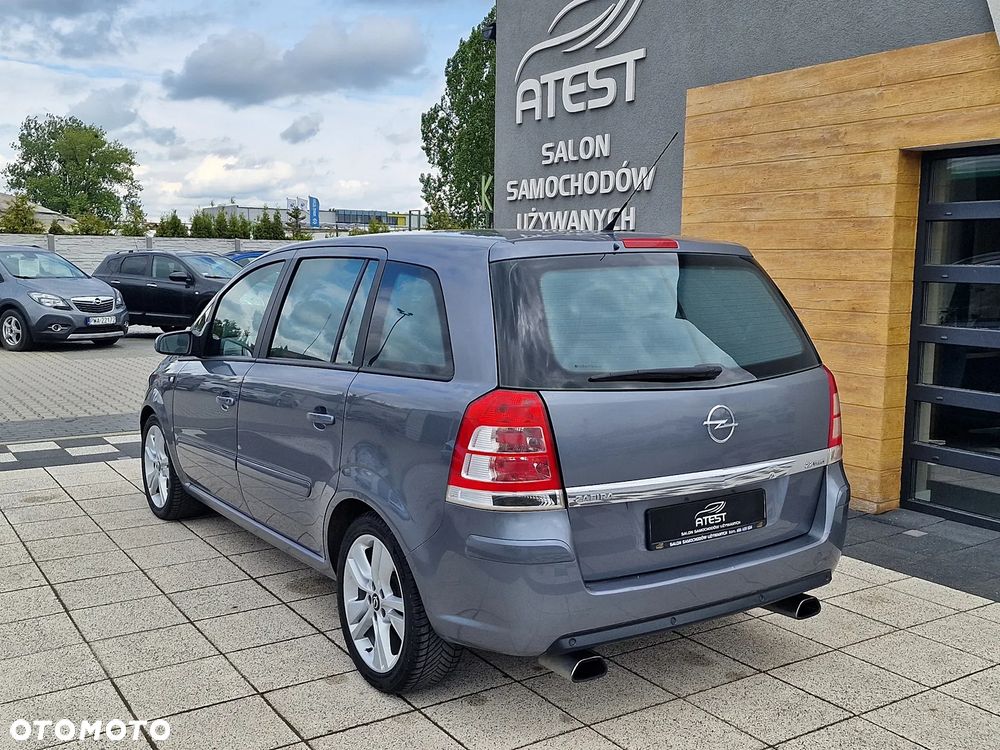 Opel Zafira 2.2 - 3
