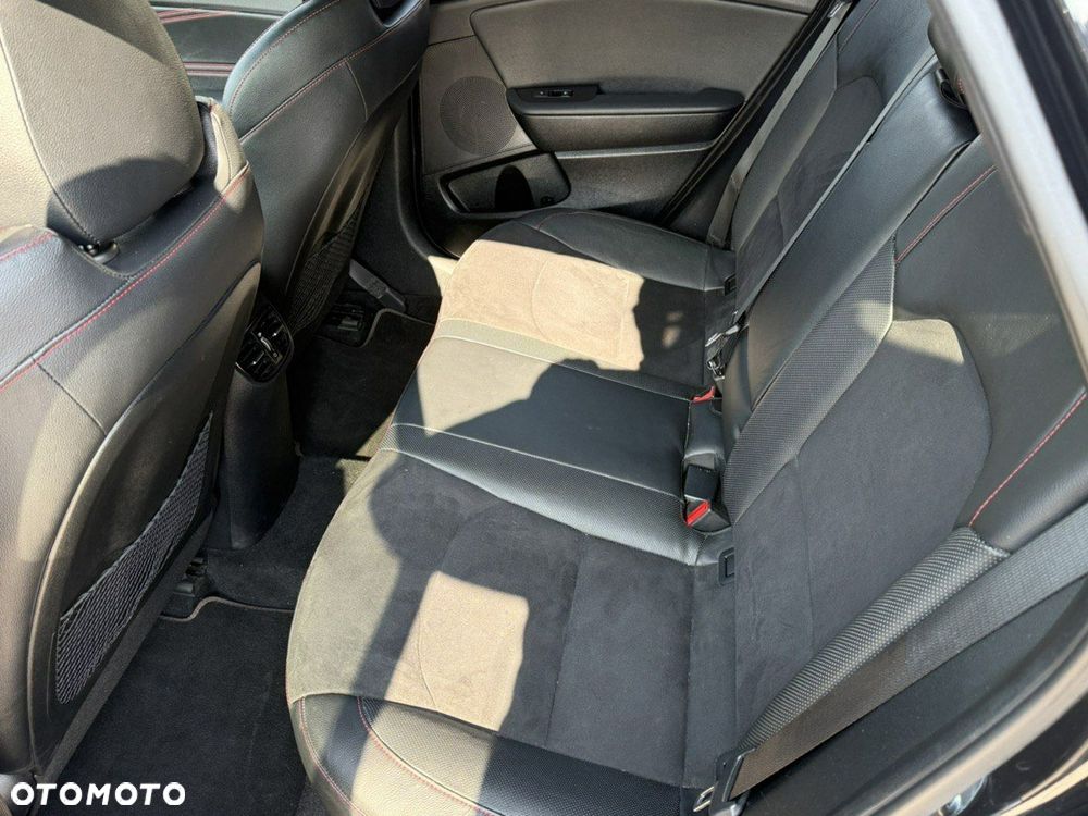 Kia Ceed 1.6 T-GDI GT DCT - 31