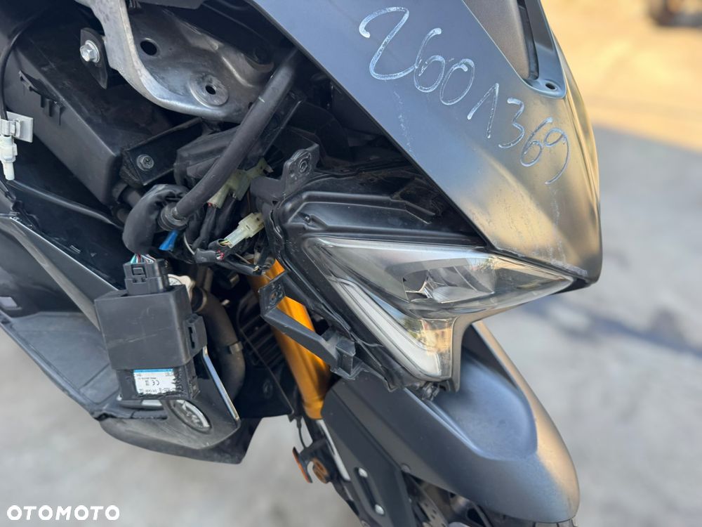 Yamaha Tmax - 16