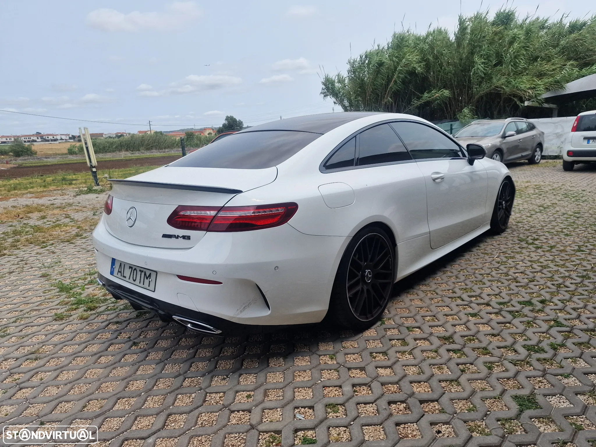 Mercedes-Benz E 220 d Coupe 9G-TRONIC AMG Line - 24