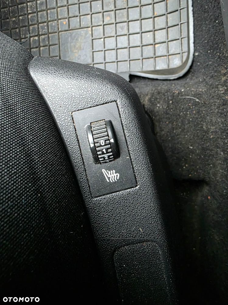 Citroën C4 HDi 115 Attraction - 22