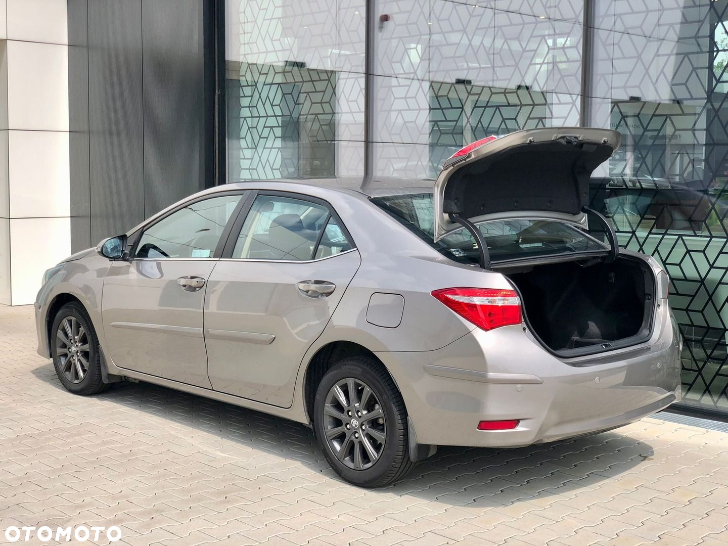 Toyota Corolla 1.6 Premium EU6 - 33
