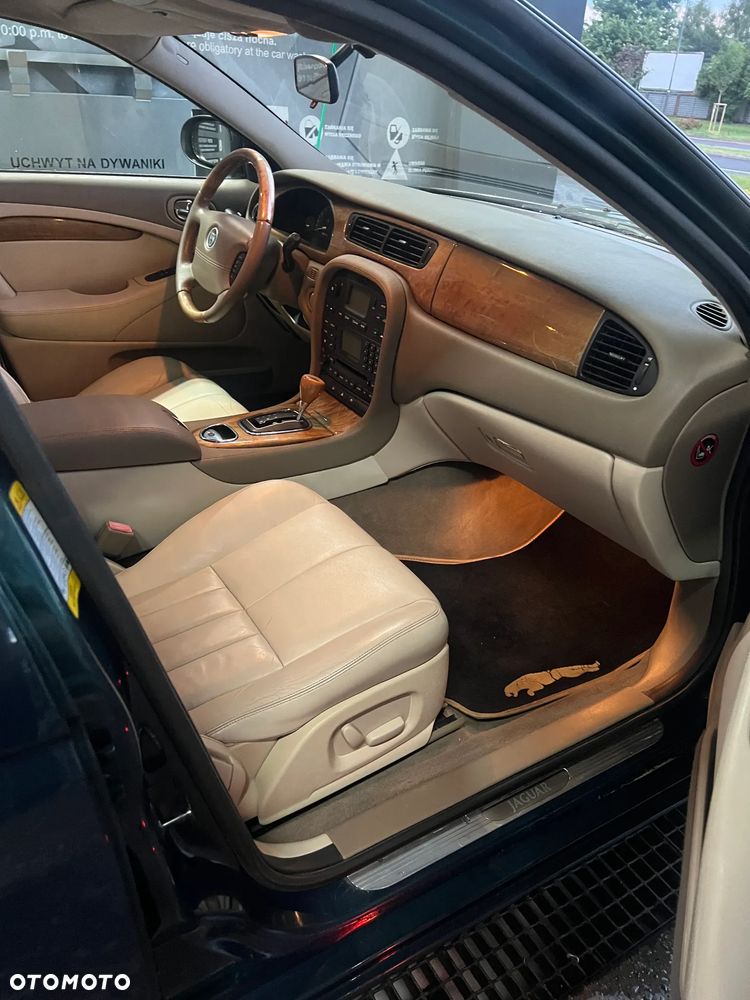 Jaguar S-Type 2.5 V6 Executive - 9