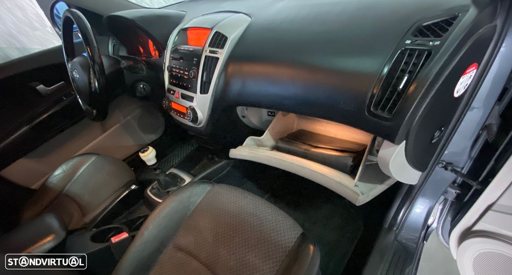 Kia Ceed SW 1.6 CRDi LX - 12