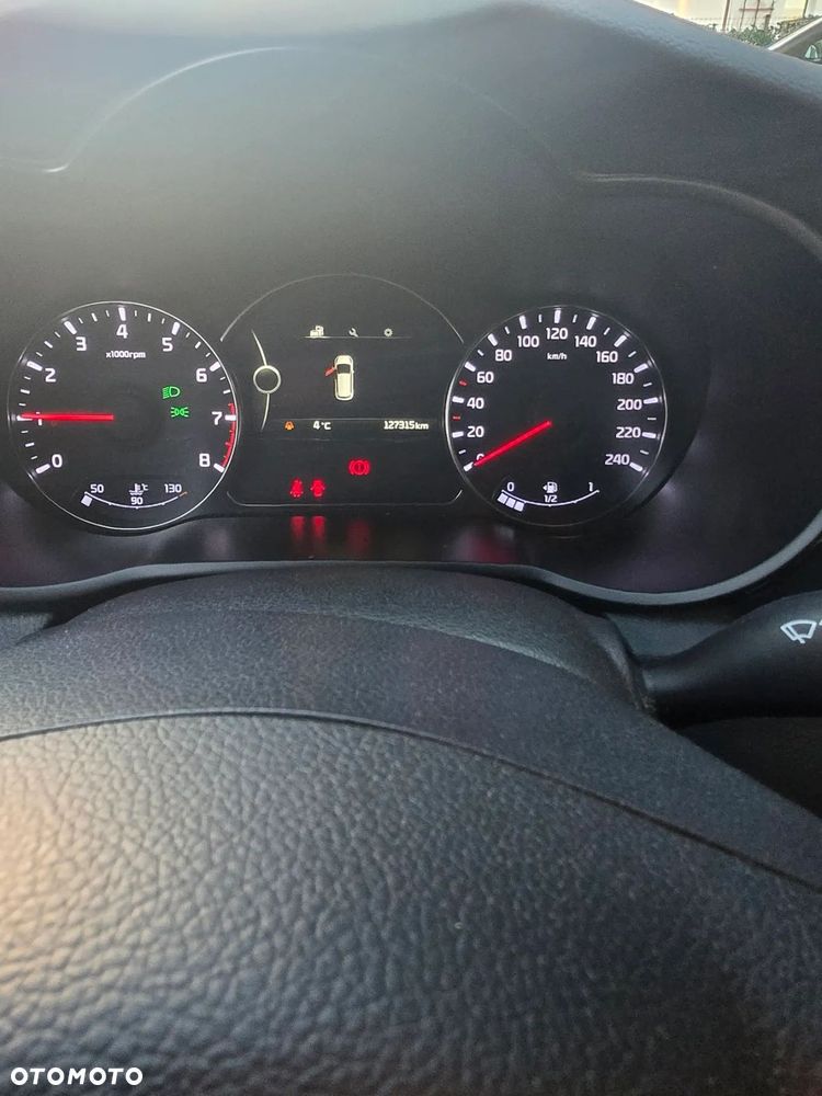 Kia Carens 1.6 GDI L - 4