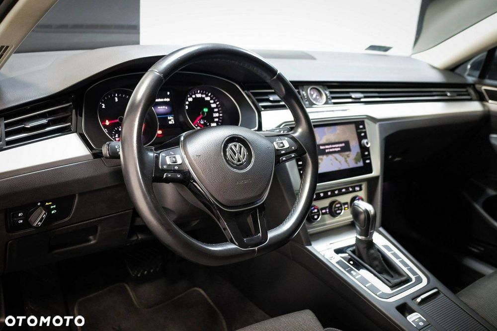 Volkswagen Passat - 14