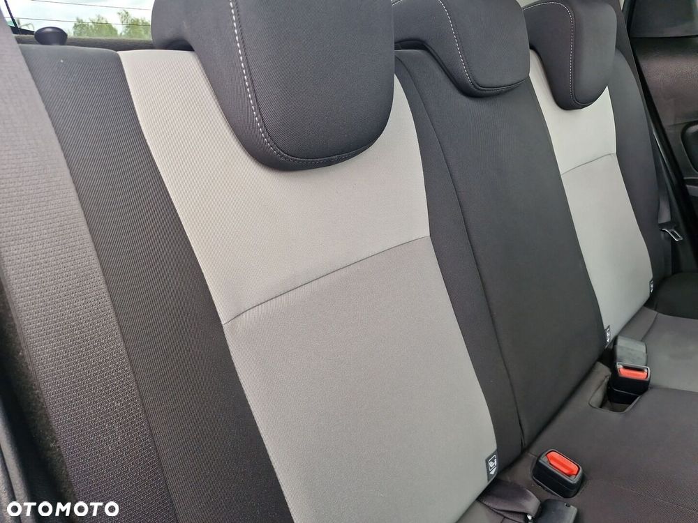 Toyota Yaris - 11