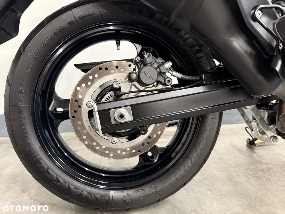 Suzuki V-STROM - 18