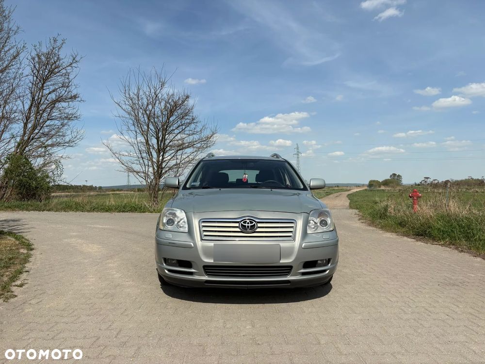 Toyota Avensis 2.0 D-4D High - 1