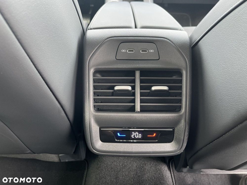 Volkswagen Passat - 21