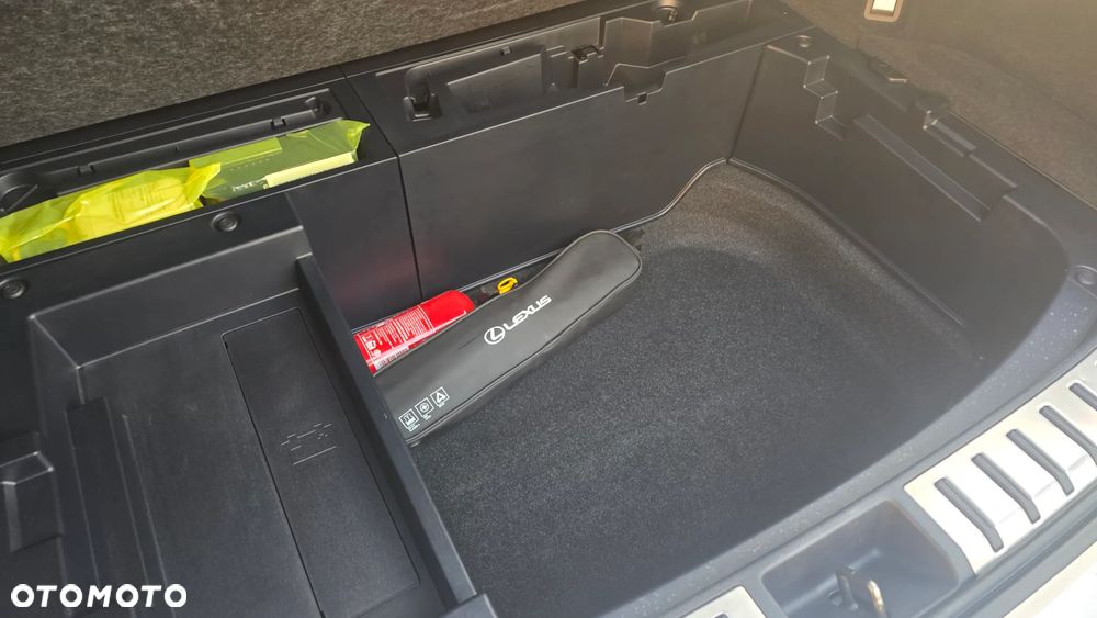 Lexus NX 300h F Impression AWD - 35