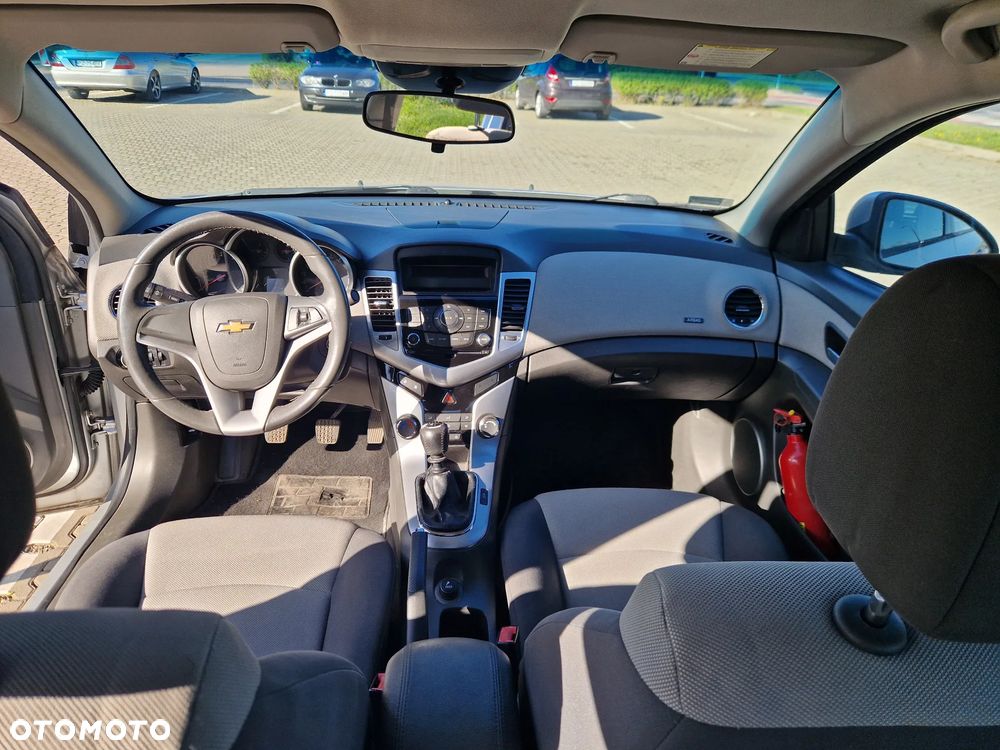 Chevrolet Cruze 1.6 LS - 9