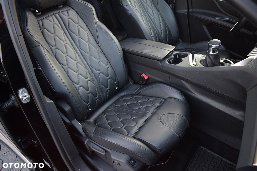 Peugeot 3008 1.2 PureTech GPF Allure S&S - 15