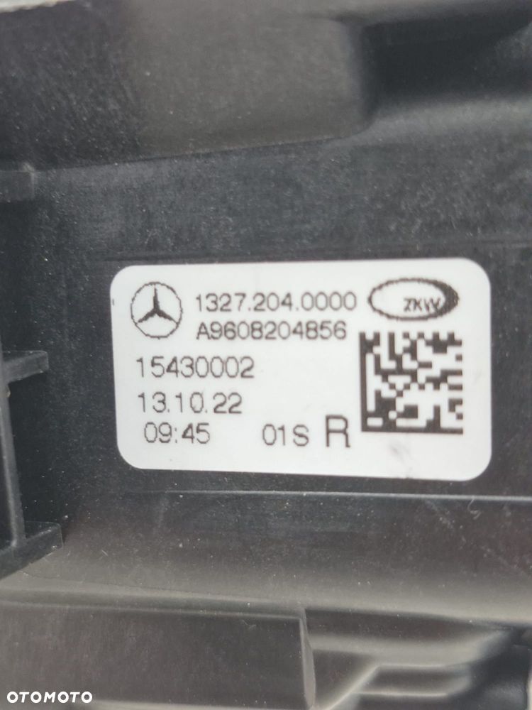HALOGEN PRZECIWMGIELNY PRAWY MERCEDES ACTROS MP4 - 4
