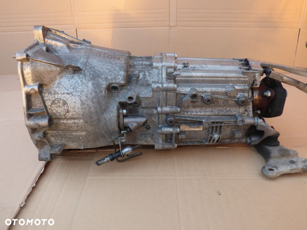 BMW E91 E90 E60  2.0d  SKRZYNIA BIEGÓW 6 MANUALNA 7562730  GS6-37BZ/DZ
