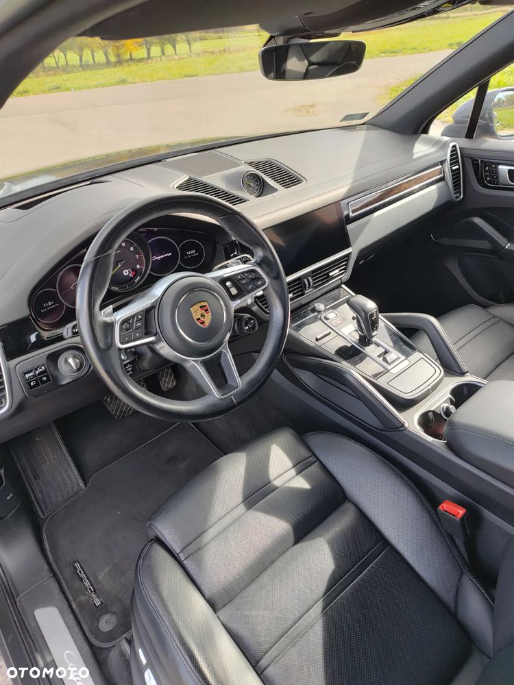 Porsche Cayenne - 8