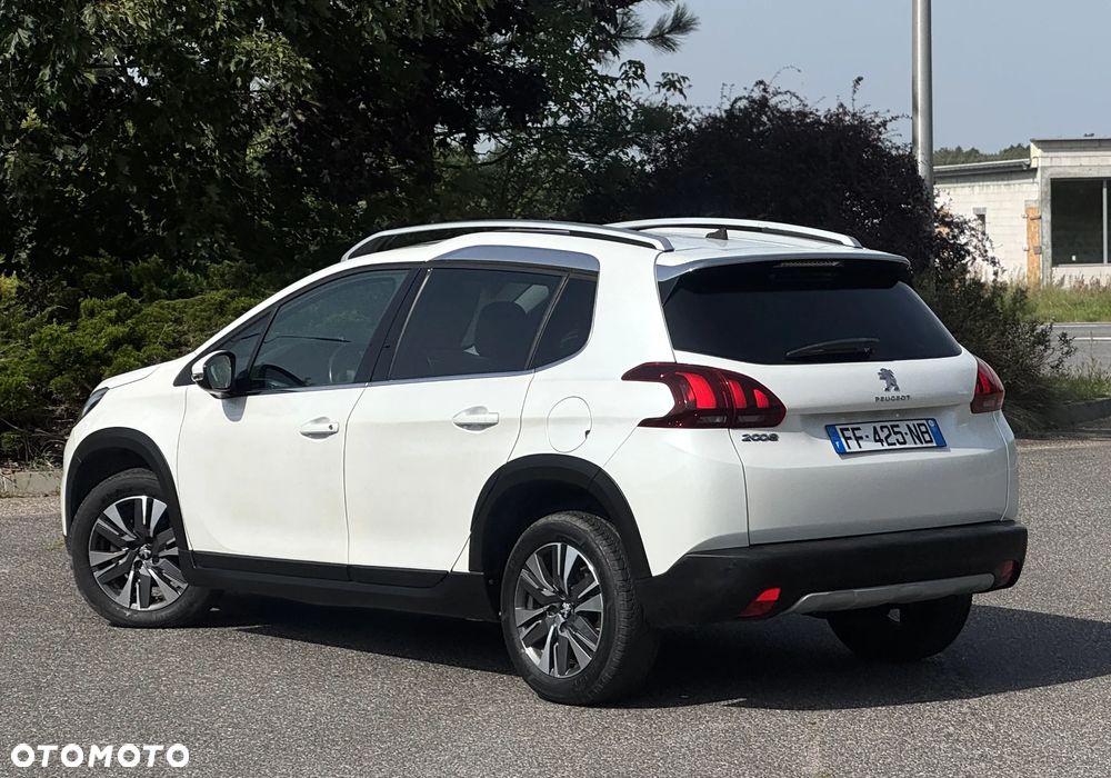 Peugeot 2008 PureTech 110 GPF Stop&Start EAT6 Allure - 23