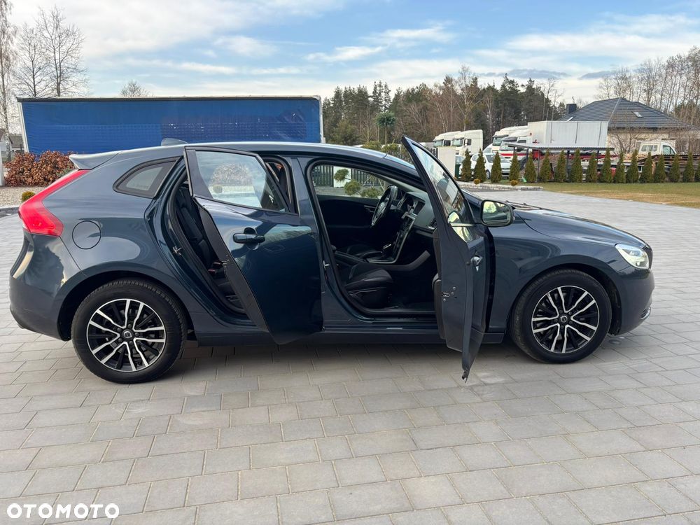 Volvo V40 D3 Geartronic RDesign - 24