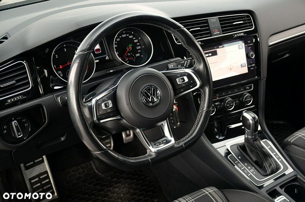 Volkswagen Golf - 13