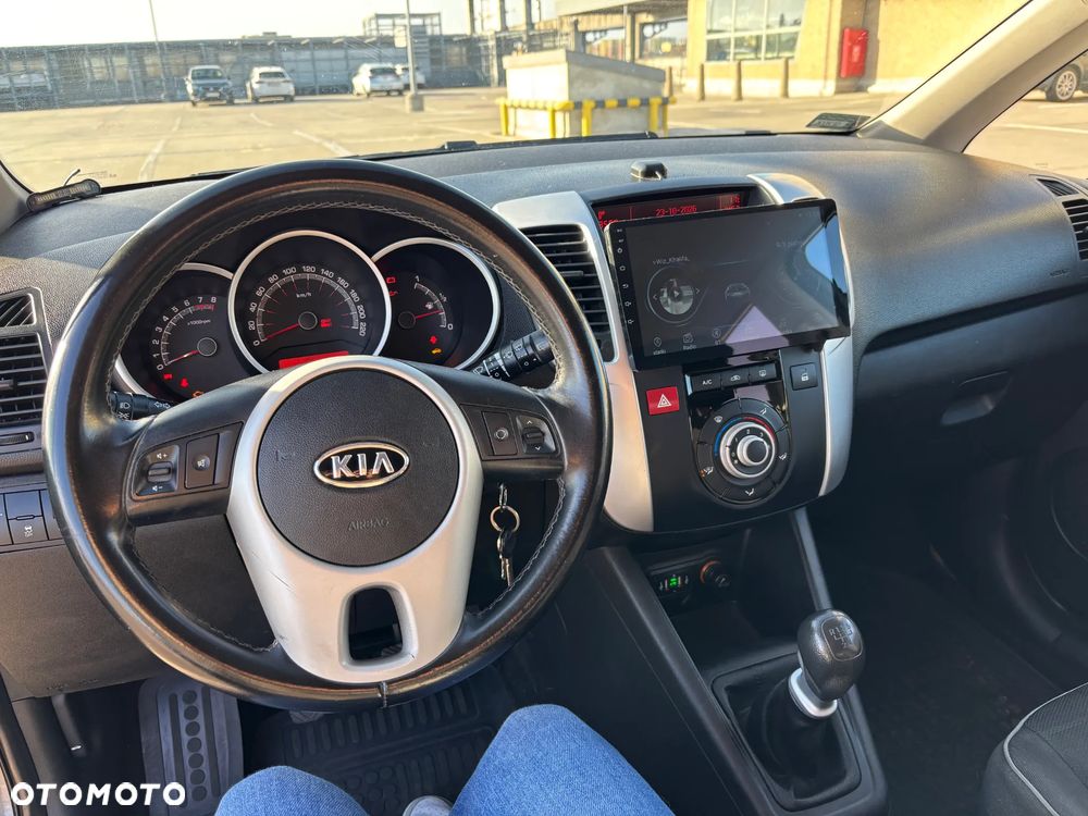 Kia Venga - 13