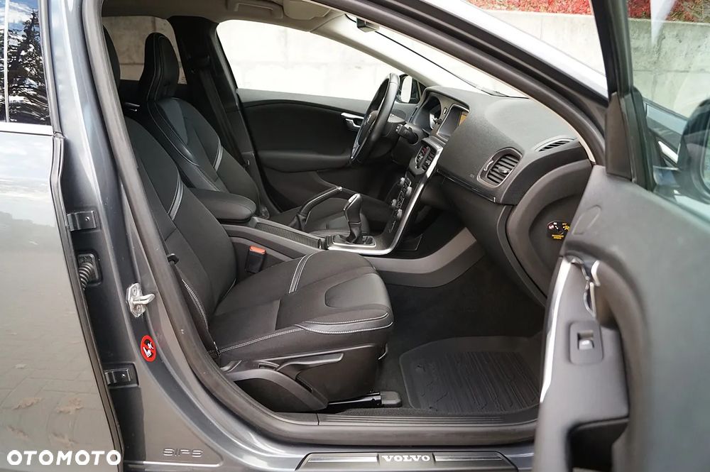 Volvo V40 D3 Summum - 24