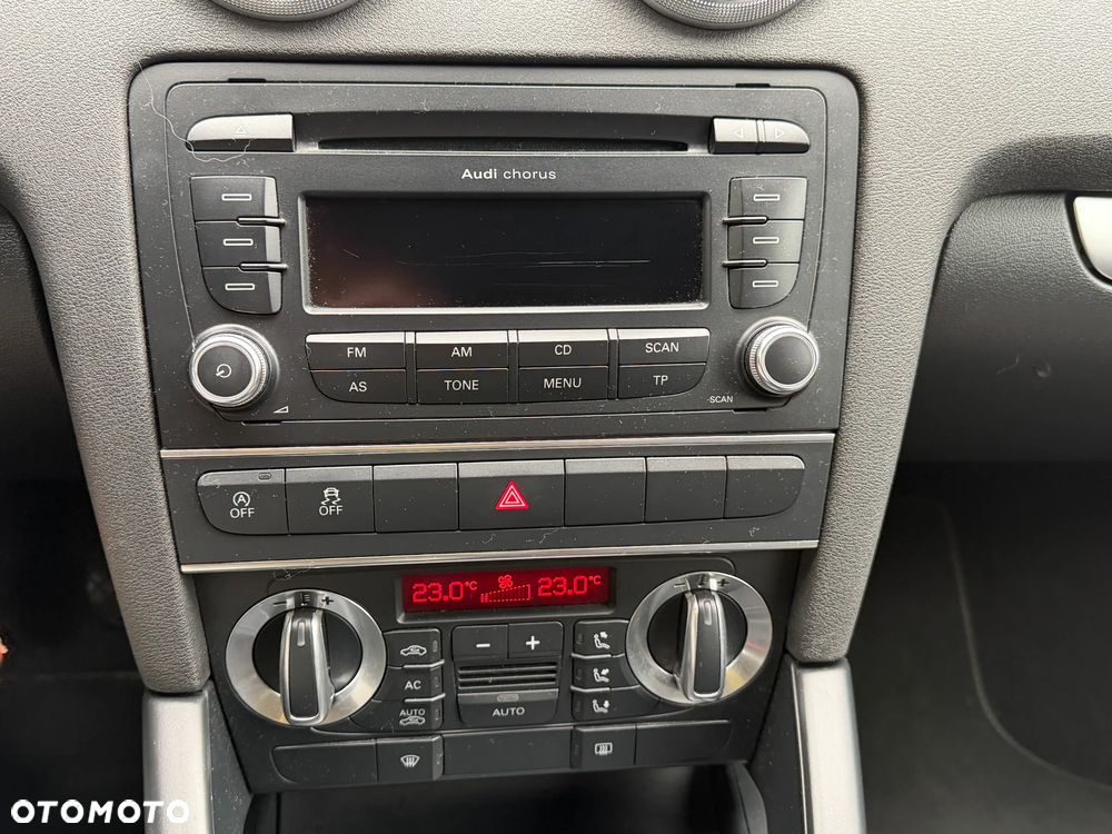 Audi A3 Sportback 1.6 TDI Ambiente - 11