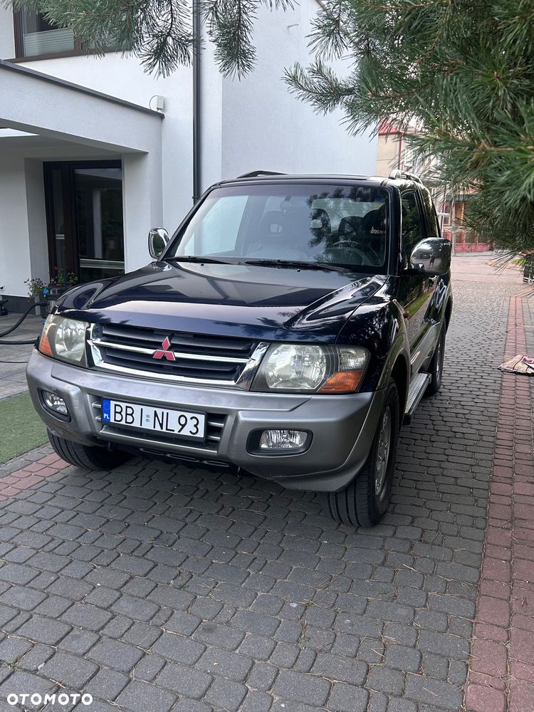 Mitsubishi Pajero - 1