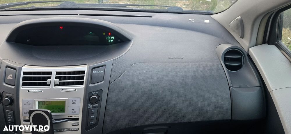 Toyota Yaris - 7