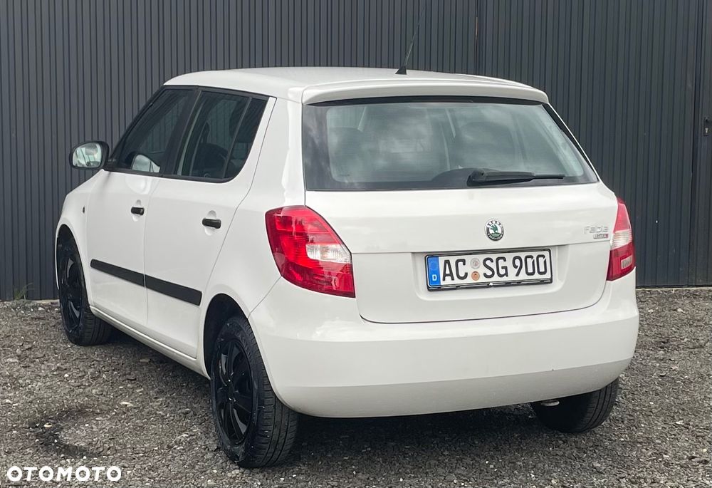 Skoda Fabia 1.2 HTP COOL EDITION - 10