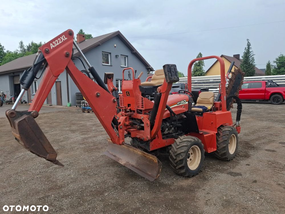 Koparka łańcuchowa Ditch Witch Rt 40 - 5