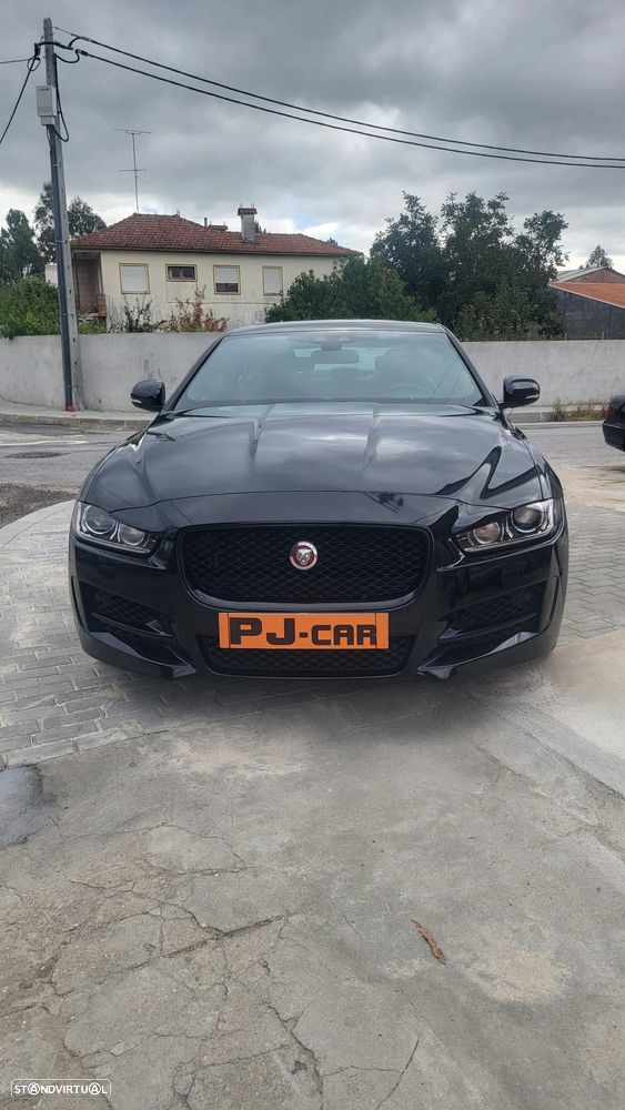 Jaguar XE - 1