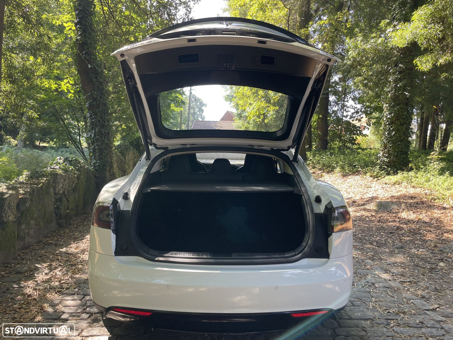 Tesla Model S 90D - 20